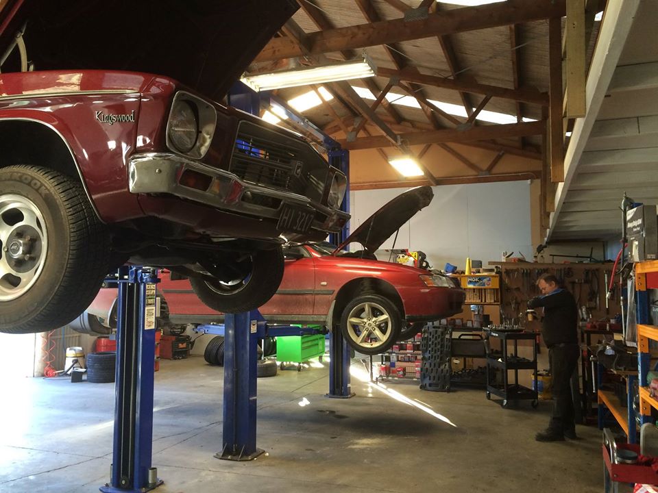 Get your car serviced from the mechanics at Southbrook Autos
